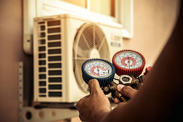 Professional Ac Installation technician working in Sycamore, IL